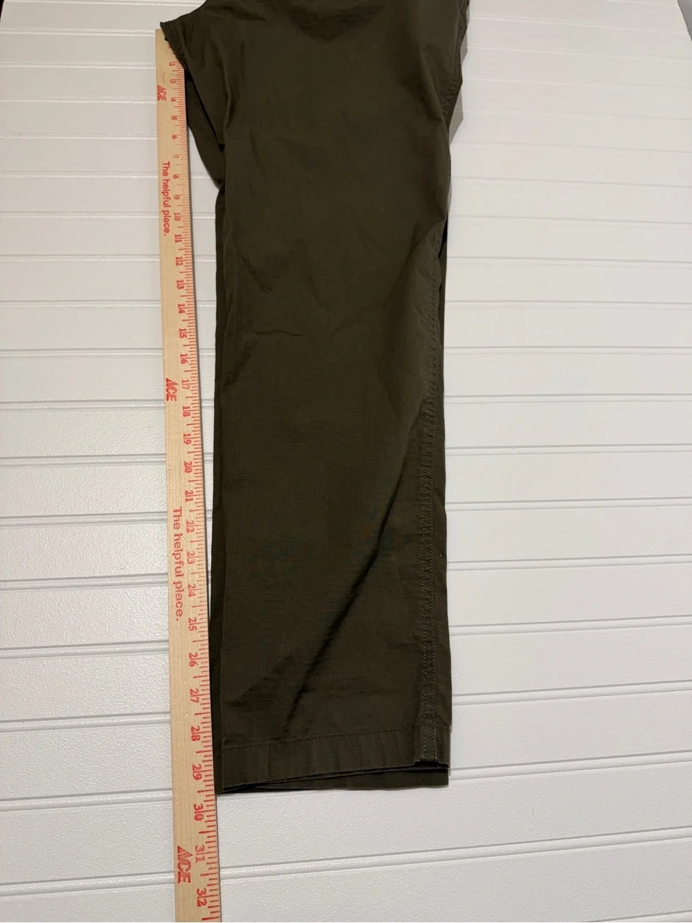 Vuori Olive Green Drawstring Joggers